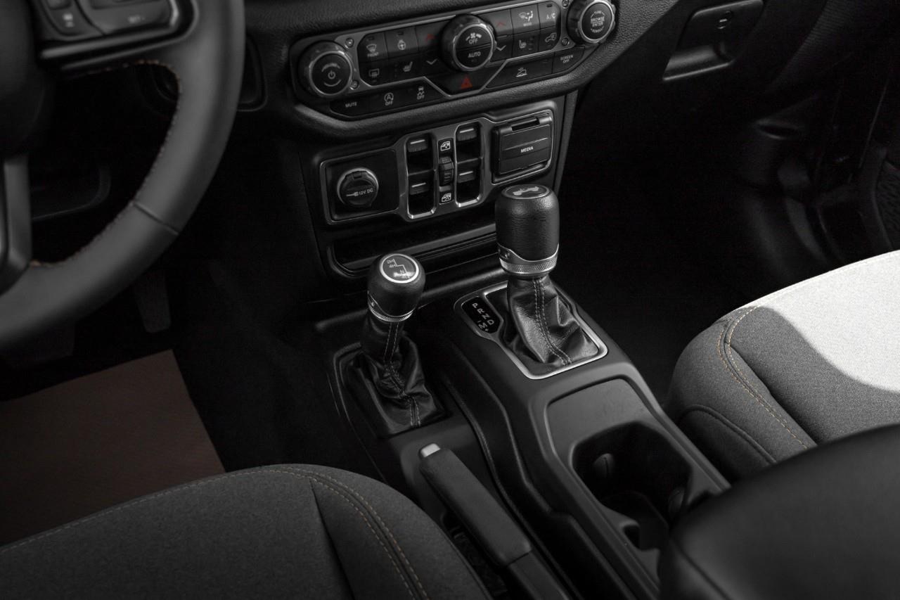 2024 Jeep Wrangler Sport LC2982