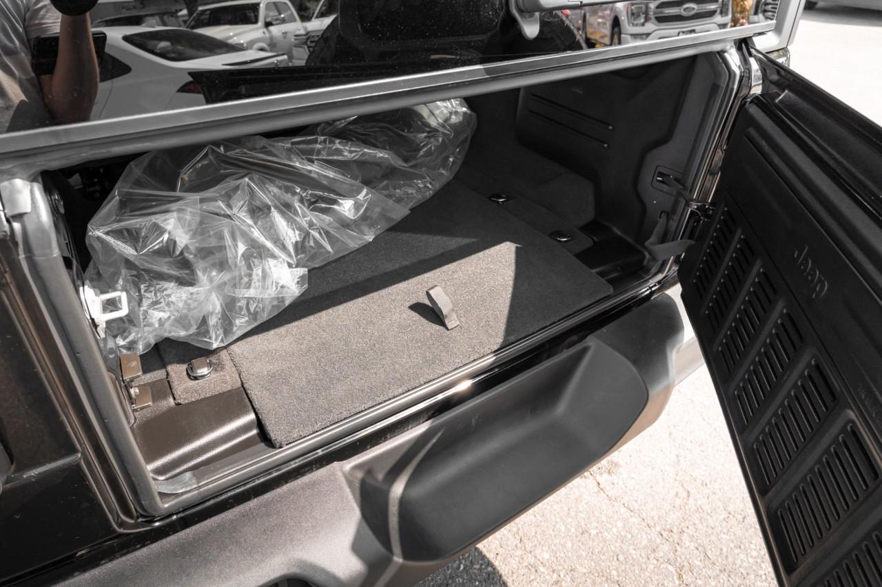 2024 Jeep Wrangler Sport LC2982