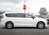 2027 Chrysler Pacifica Select V555393