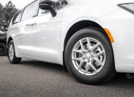 2027 Chrysler Pacifica Select V551619