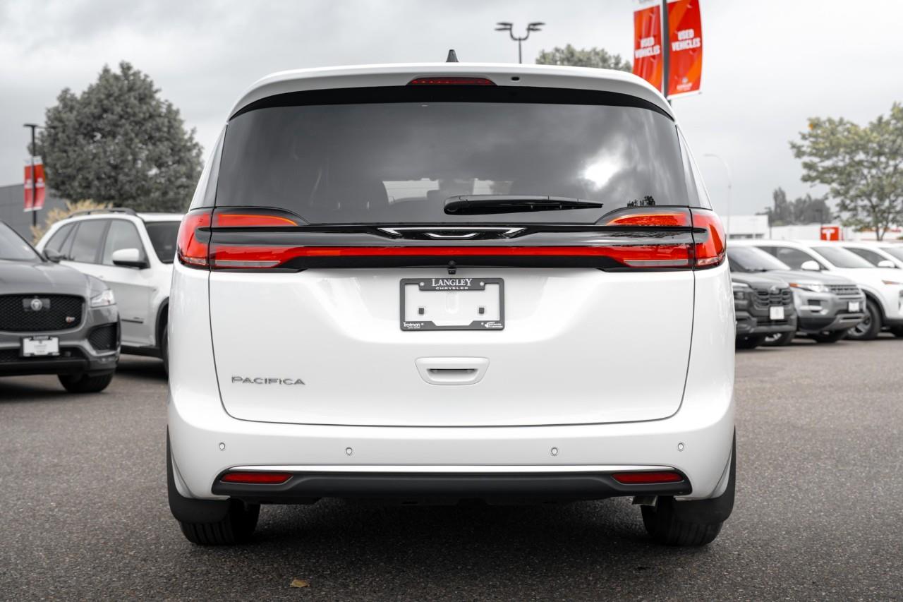 2027 Chrysler Pacifica Select V551619