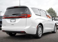 2027 Chrysler Pacifica Select V551619