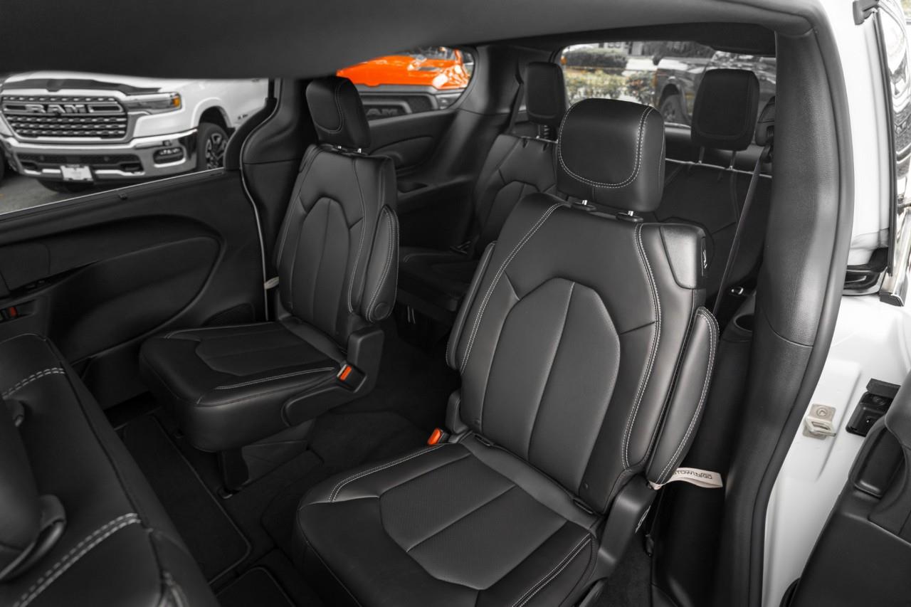 2027 Chrysler Pacifica Select V551619