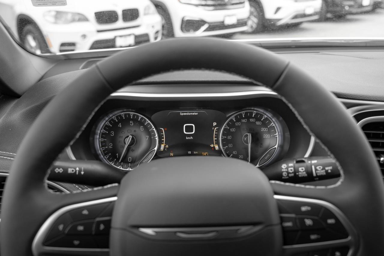 2027 Chrysler Pacifica Select V551619