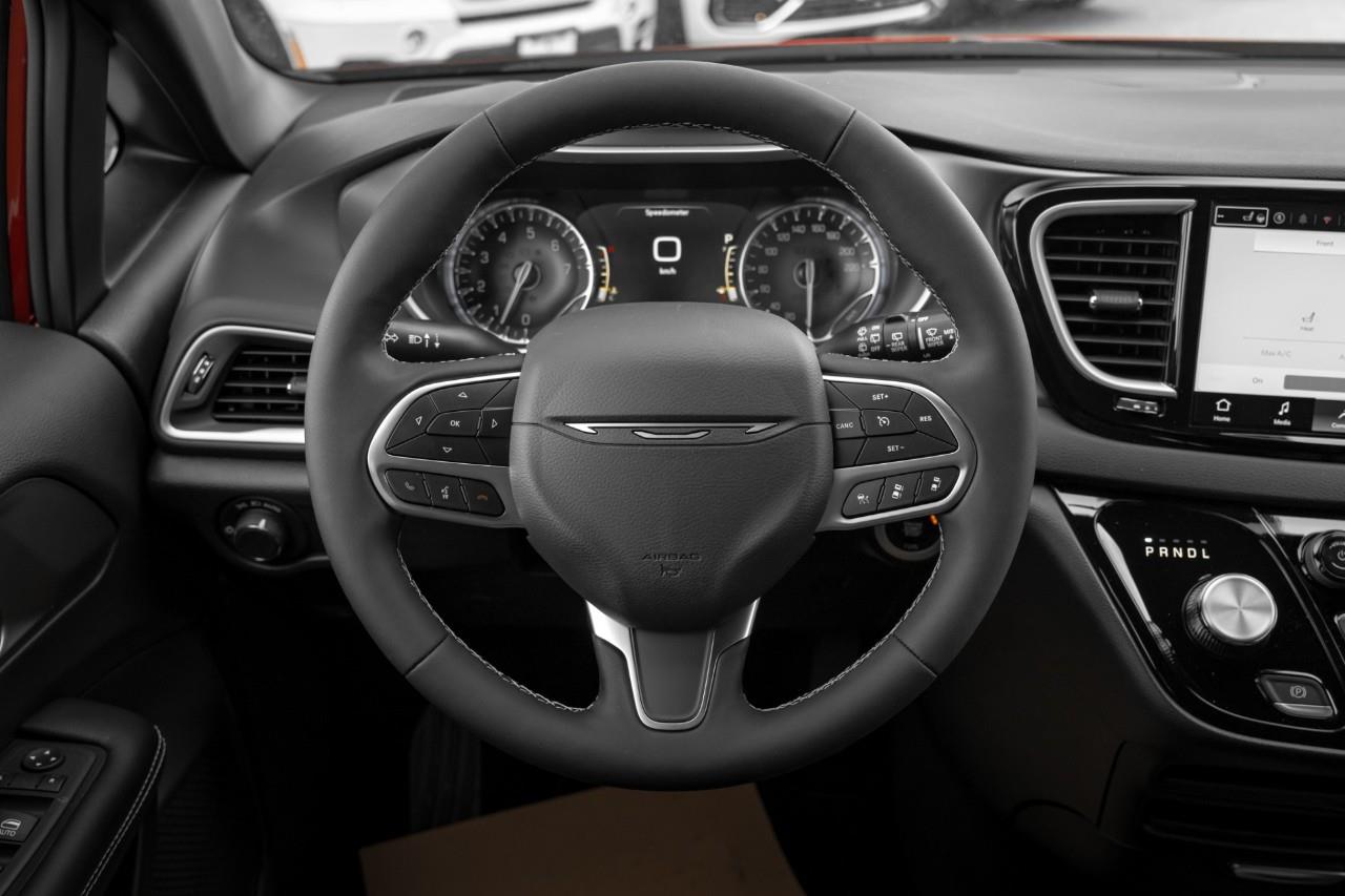 2027 Chrysler Grand Caravan SXT V555008