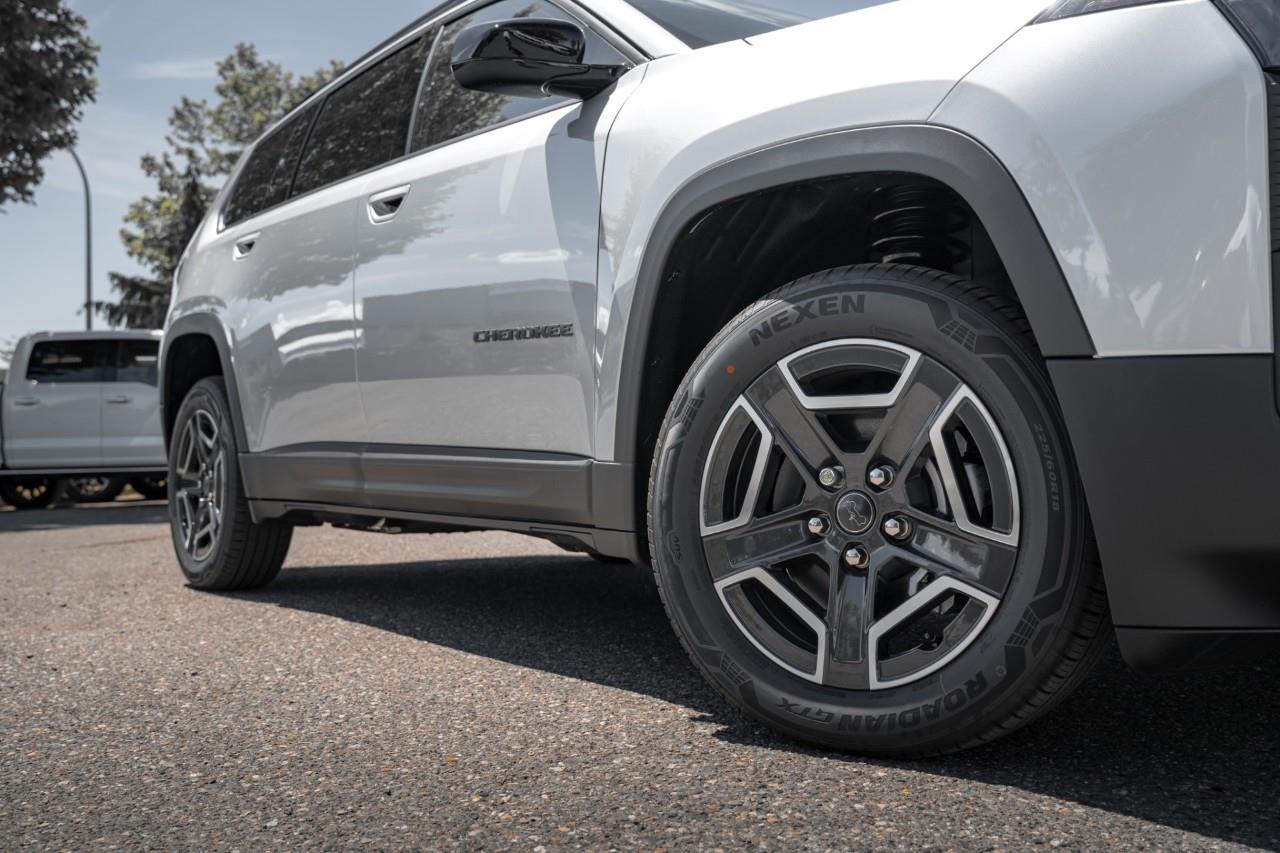 2026 Jeep Cherokee Laredo/Limited T264399