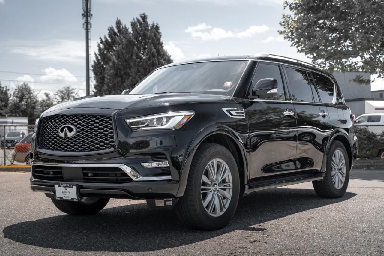 2023 Infiniti QX80 LUXE 8 Passenger LC2976