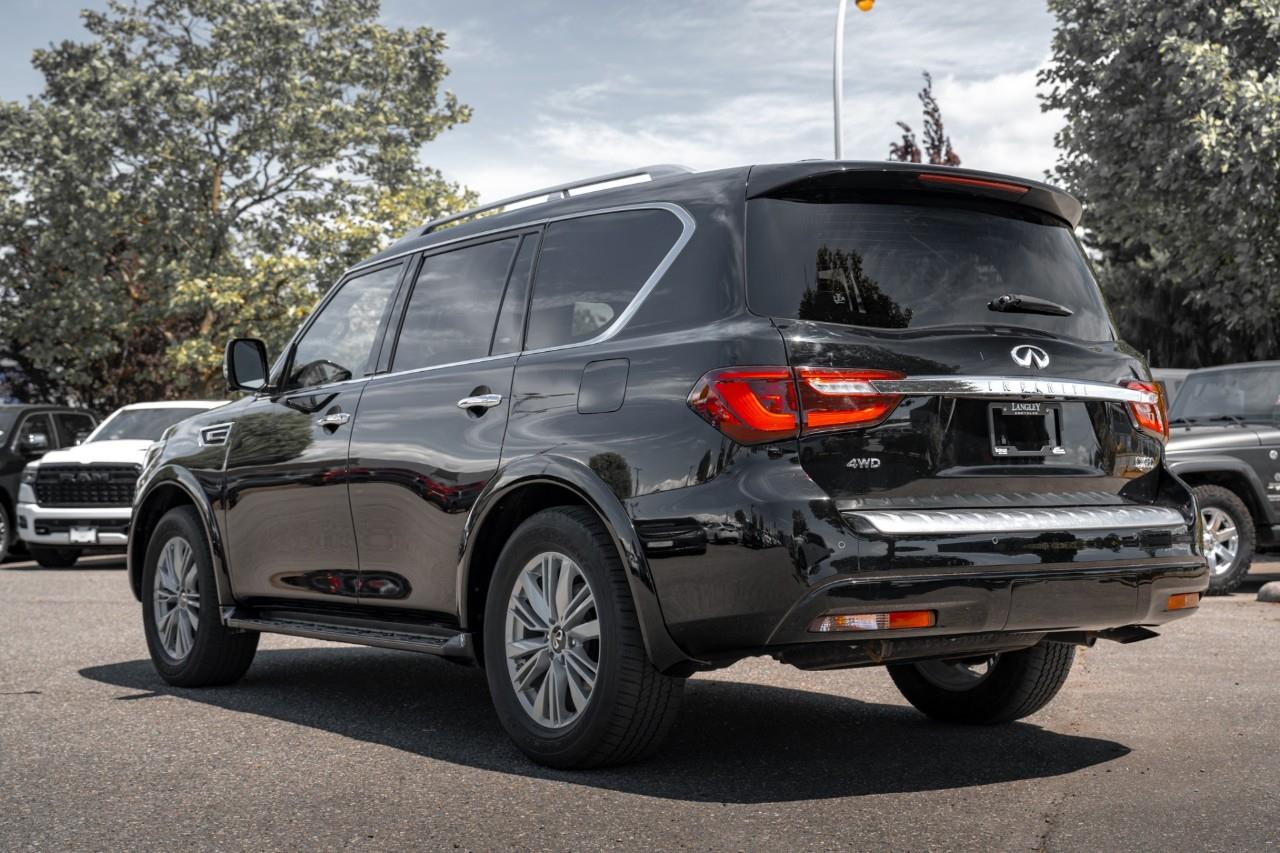 2023 Infiniti QX80 LUXE 8 Passenger LC2976