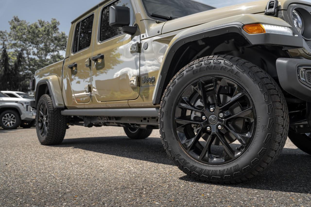 2025 Jeep Gladiator Sport S LC3002