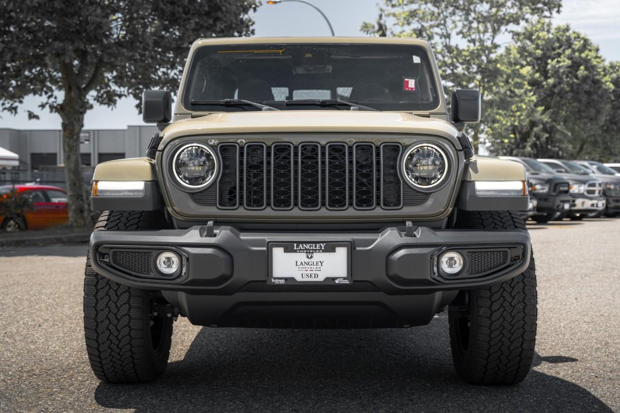 2025 Jeep Gladiator Sport S LC3002