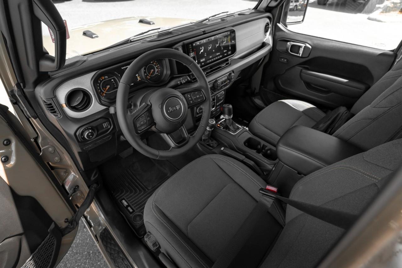 2025 Jeep Gladiator Sport S LC3002