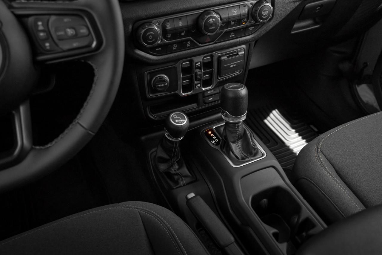 2025 Jeep Gladiator Sport S LC3002