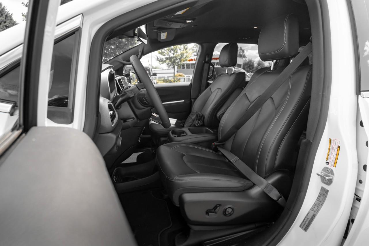 2026 Chrysler Grand Caravan SXT LC3003