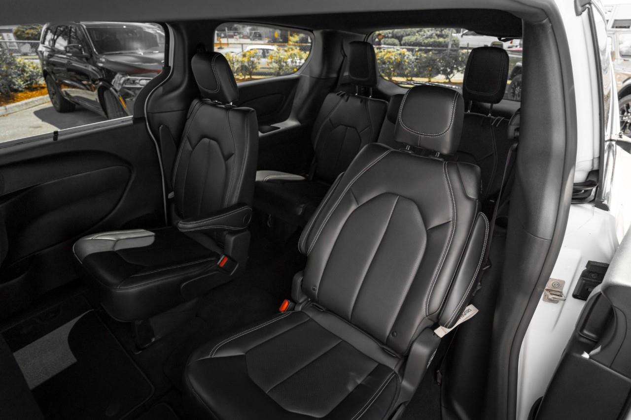 2026 Chrysler Grand Caravan SXT LC3003