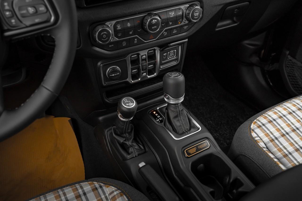 2026 Jeep Wrangler Sport T323006