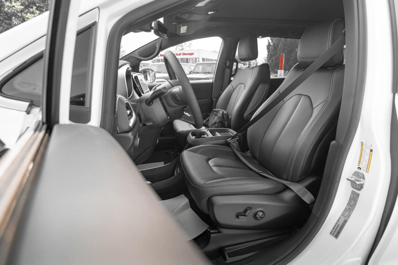 2027 Chrysler Pacifica Select V585076