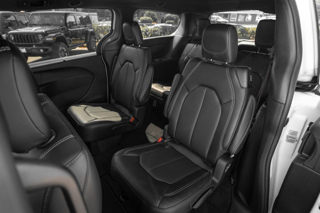 2027 Chrysler Pacifica Select V585076
