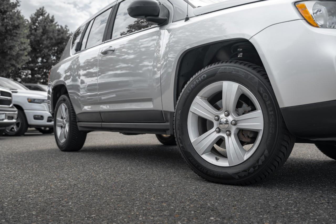 2011 Jeep Compass Sport/North LC3006A