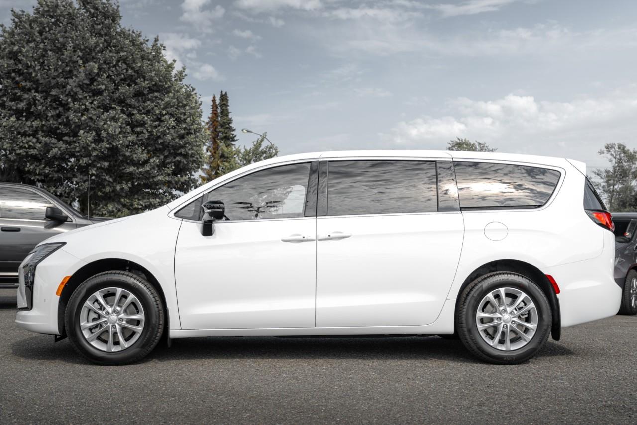 2027 Chrysler Pacifica Select V585043