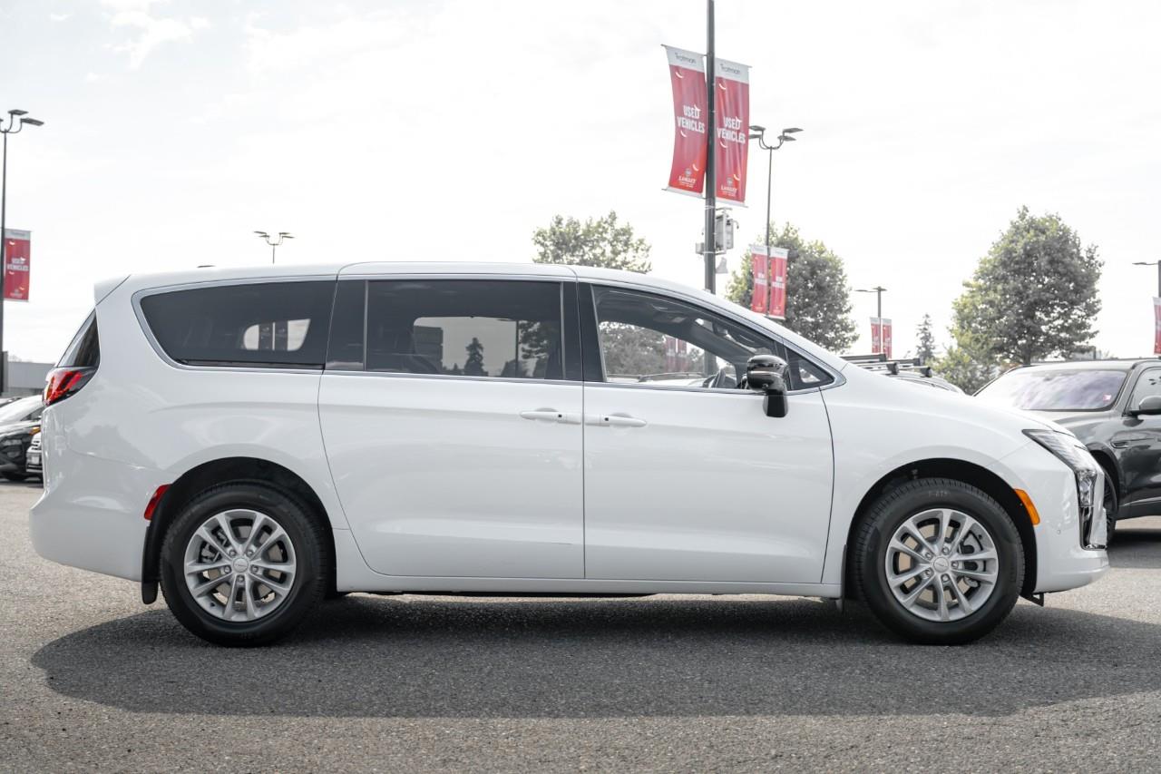 2027 Chrysler Pacifica Select V585043