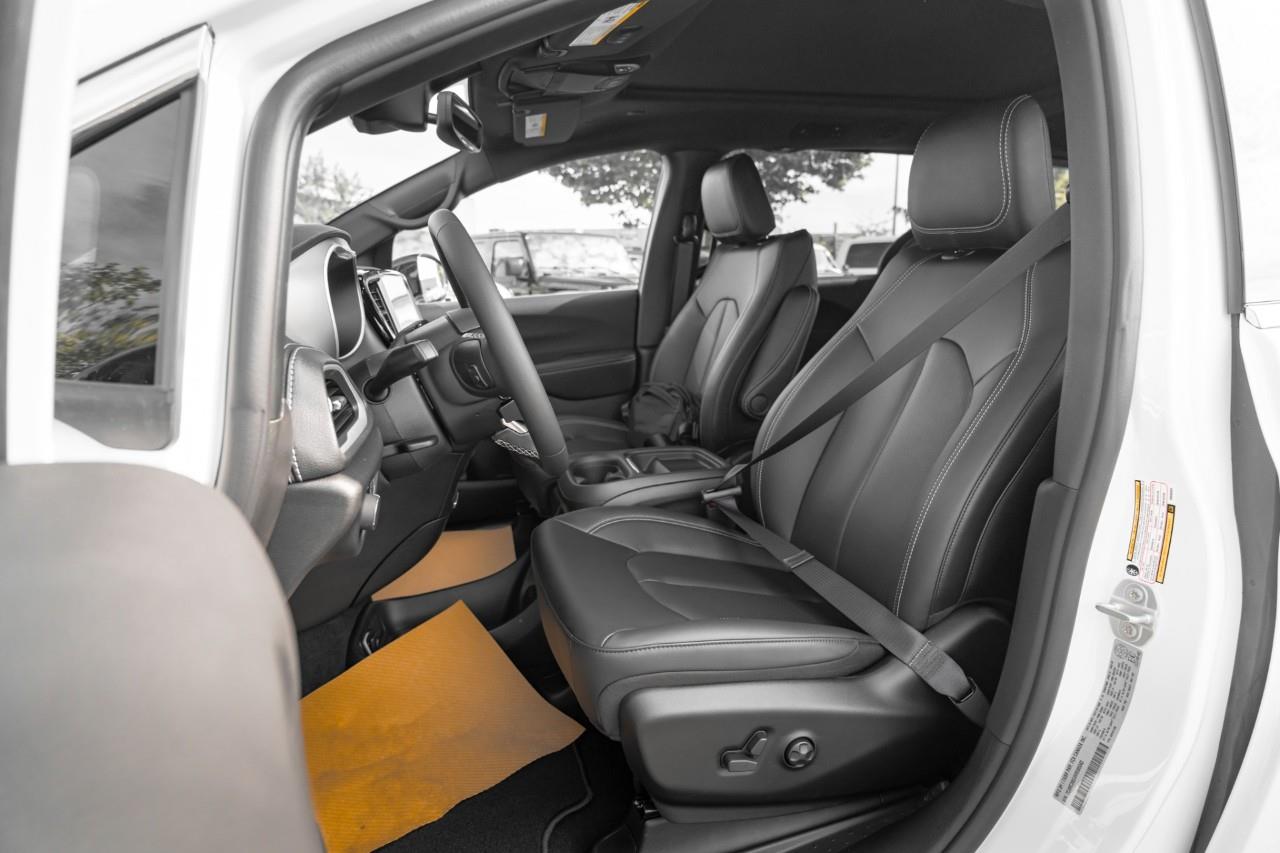 2027 Chrysler Pacifica Select V585043