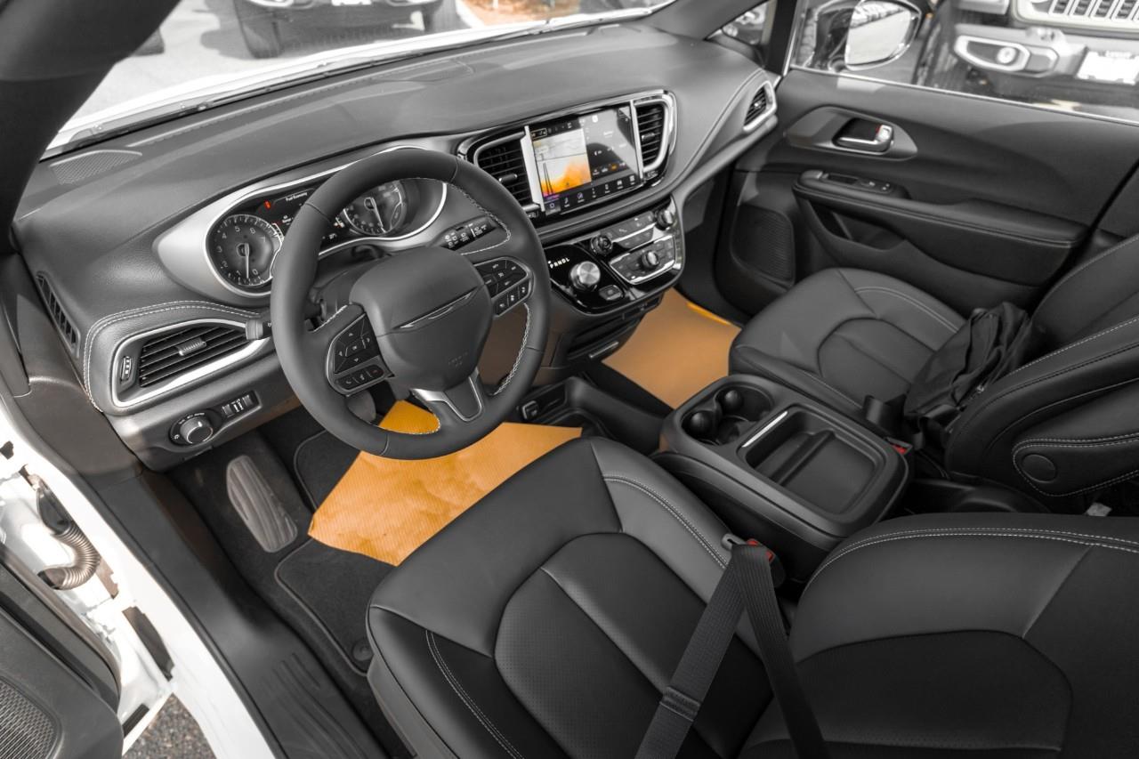 2027 Chrysler Pacifica Select V585043