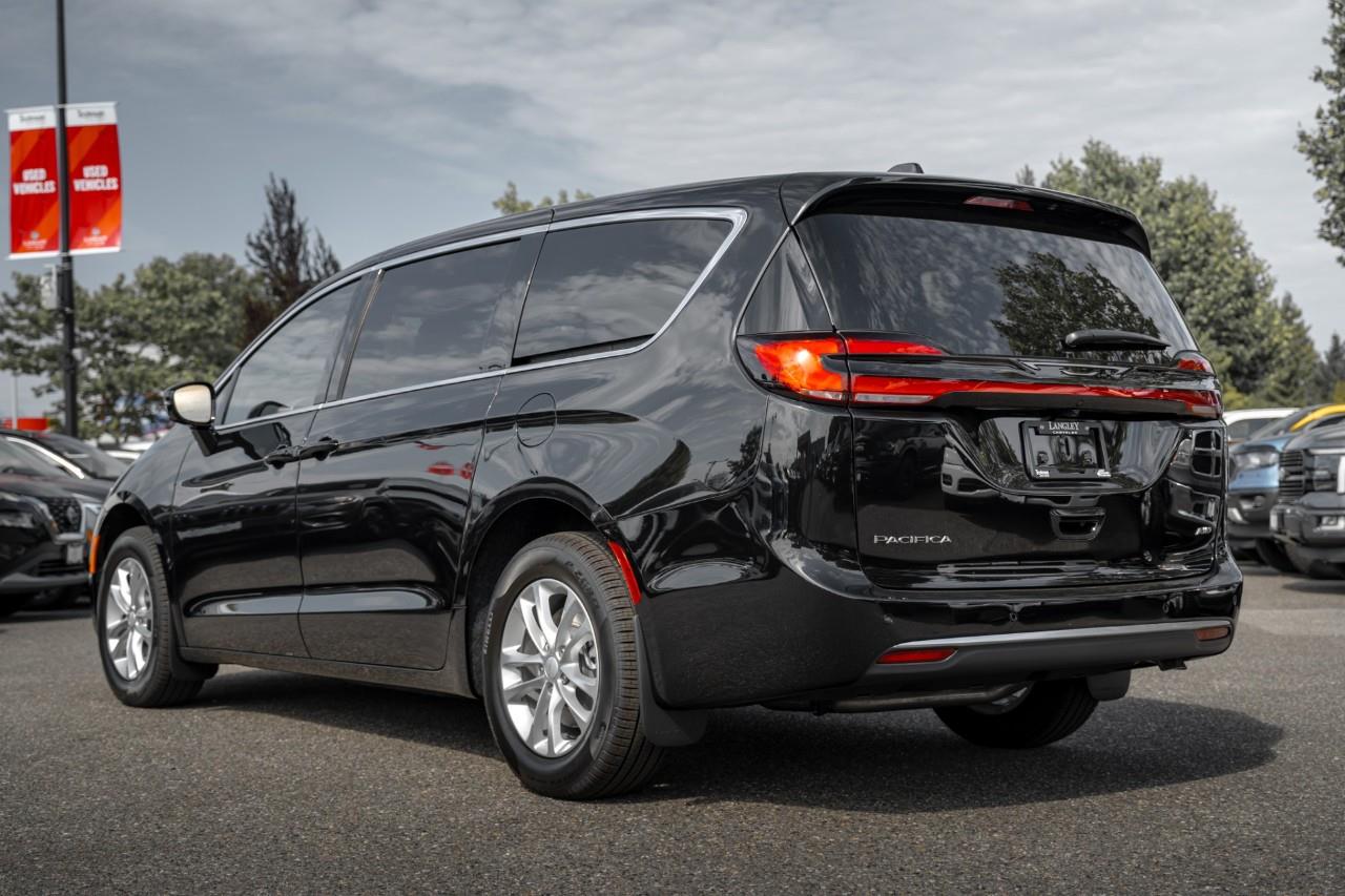 2027 Chrysler Pacifica Select V585044