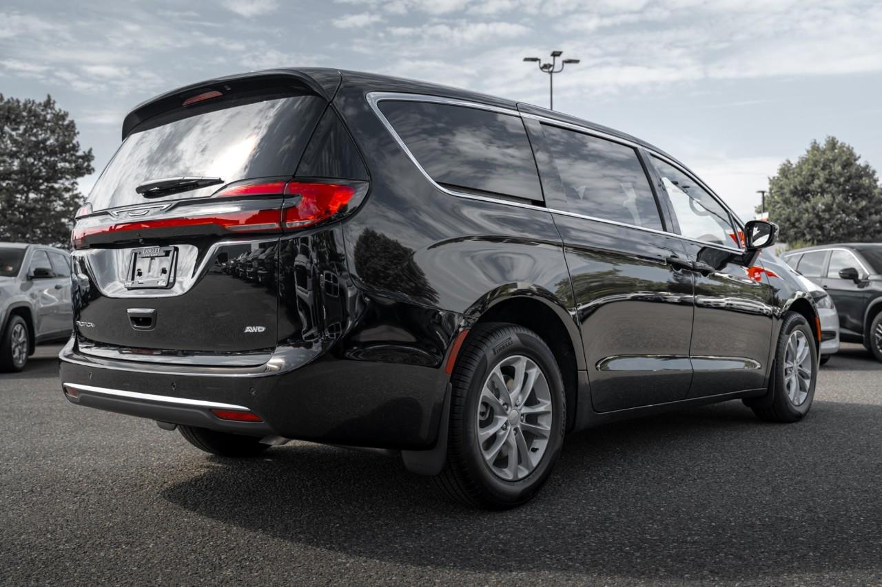 2027 Chrysler Pacifica Select V585044