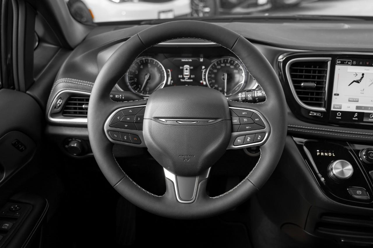 2027 Chrysler Pacifica Select V585044