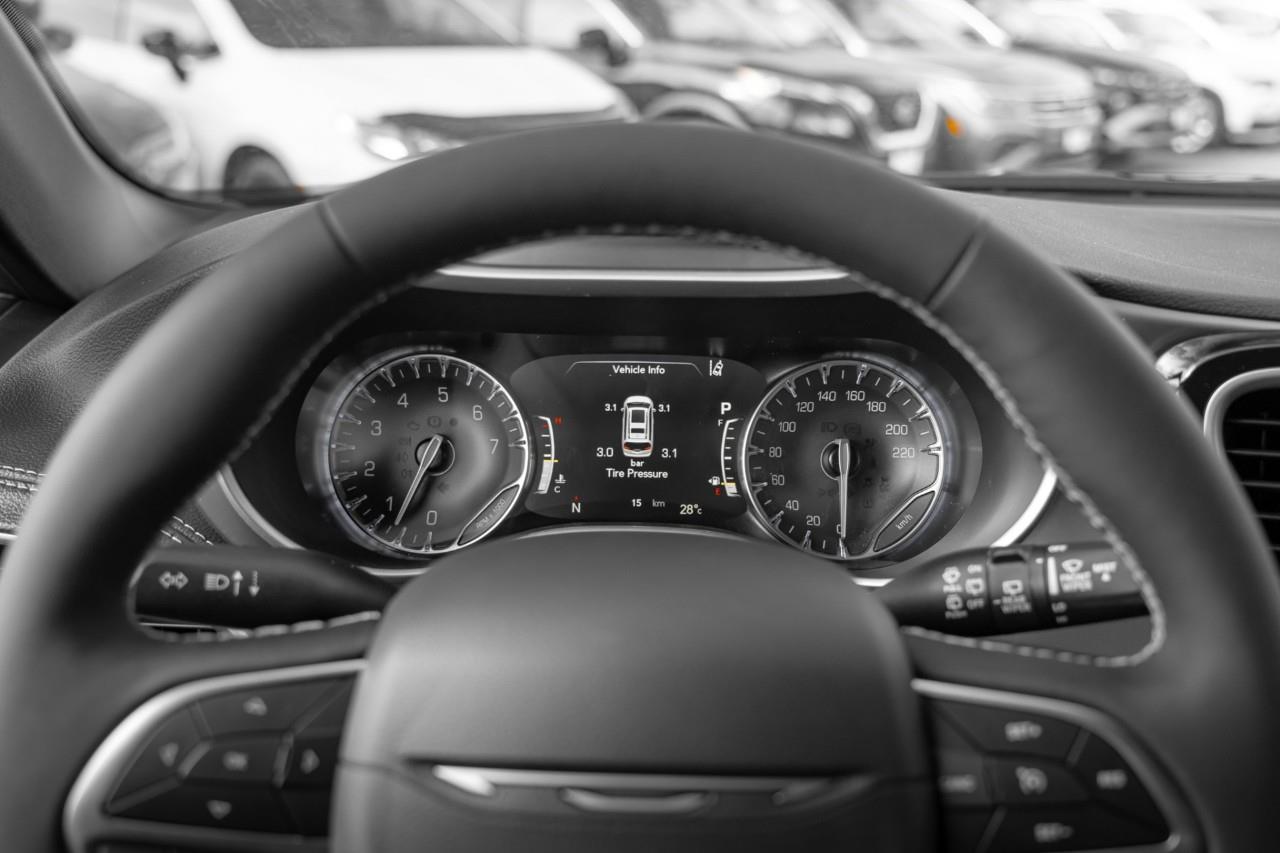 2027 Chrysler Pacifica Select V585044