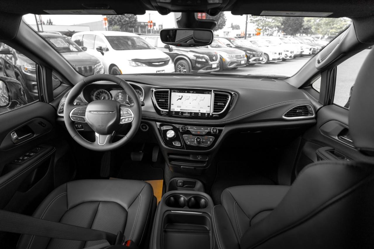 2027 Chrysler Pacifica Select V585044