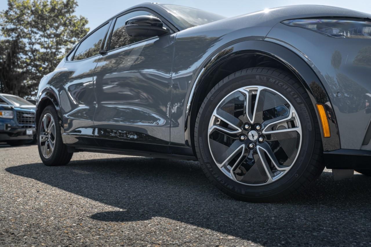 2023 Ford Mustang Mach-E Premium LC3058