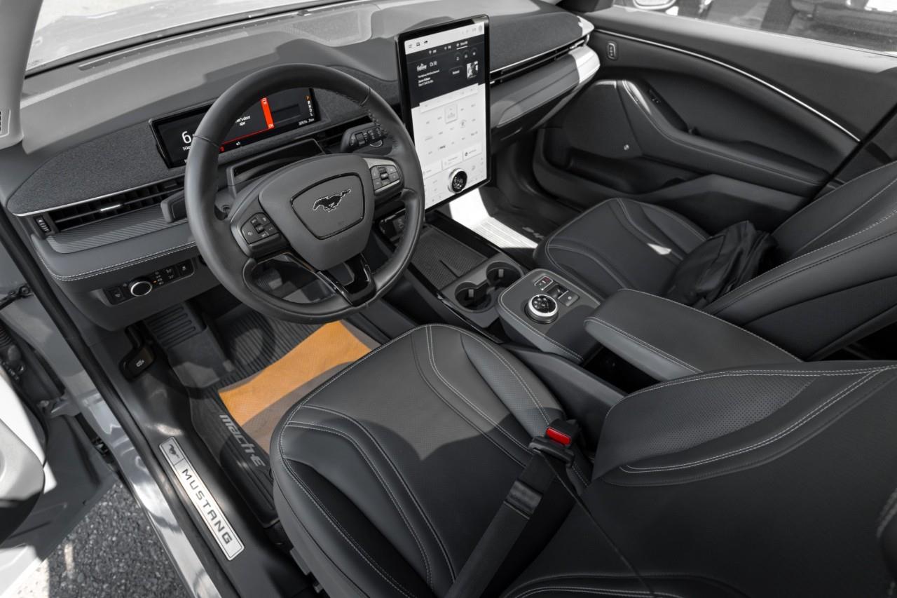 2023 Ford Mustang Mach-E Premium LC3058