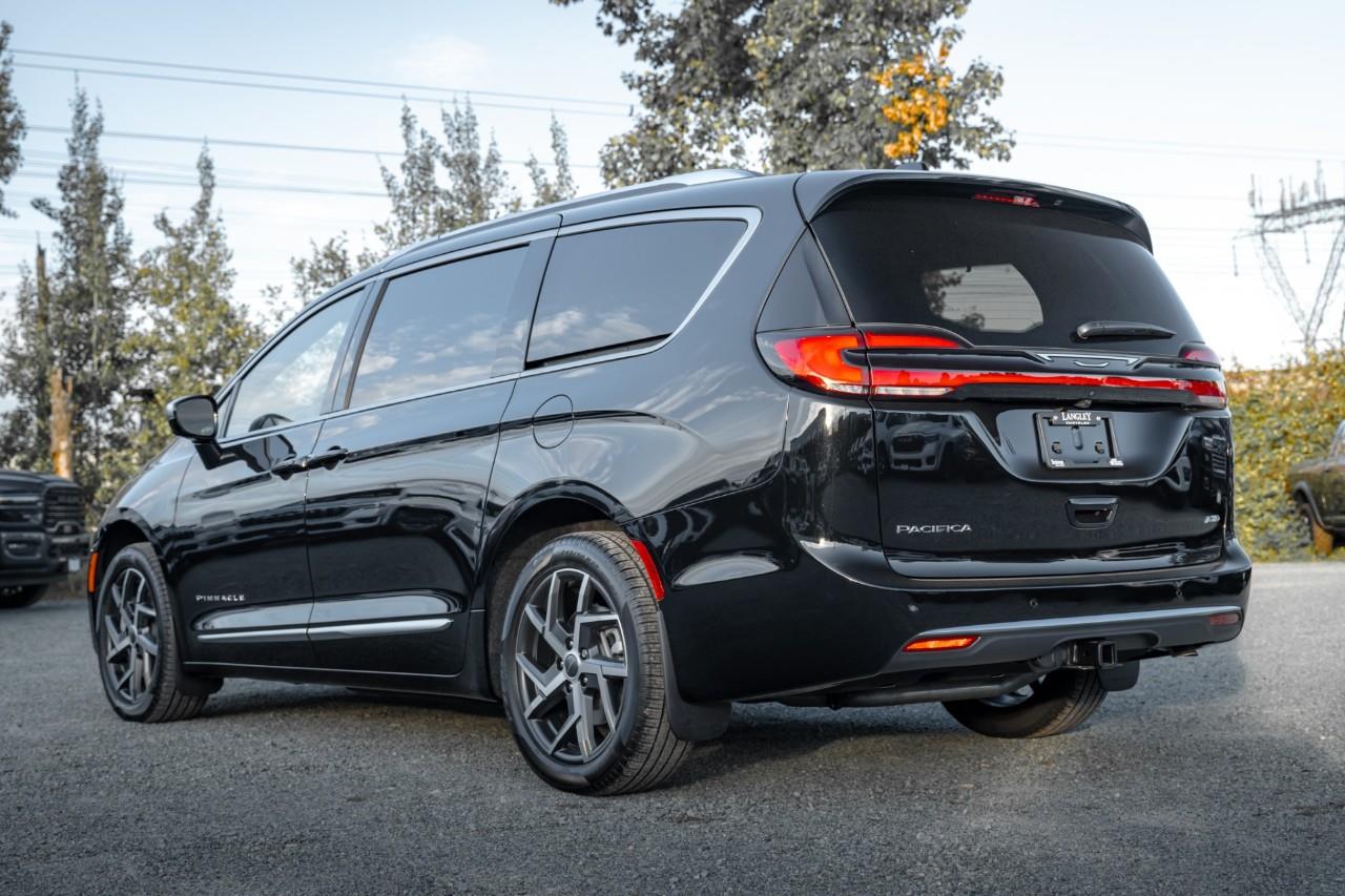 2027 Chrysler Pacifica Pinnacle V588852