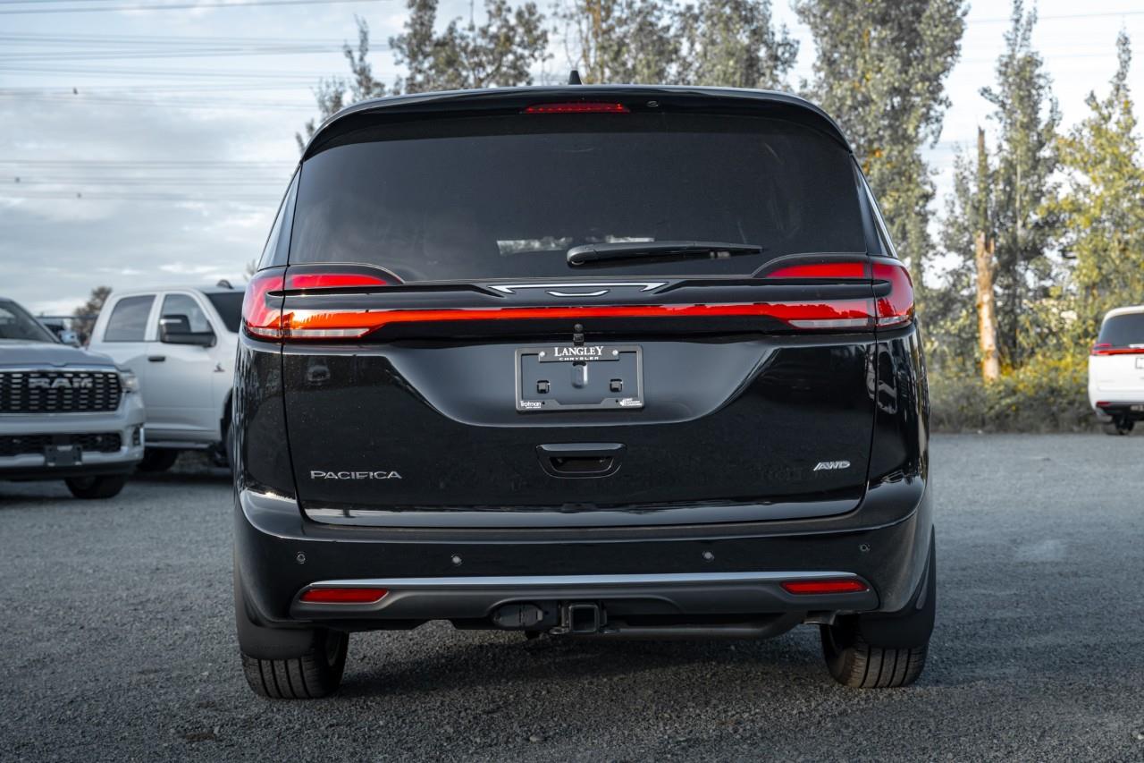 2027 Chrysler Pacifica Pinnacle V588852
