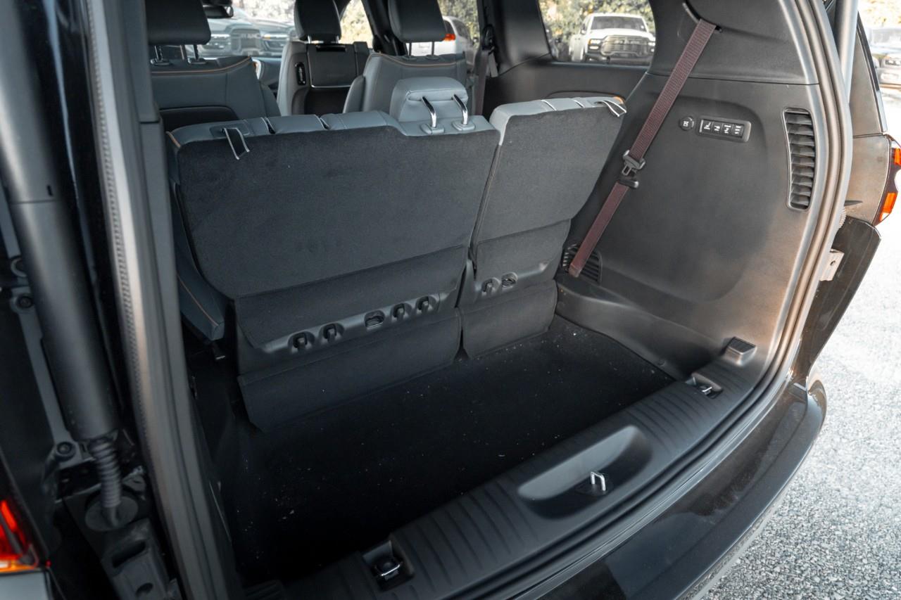 2027 Chrysler Pacifica Pinnacle V588852