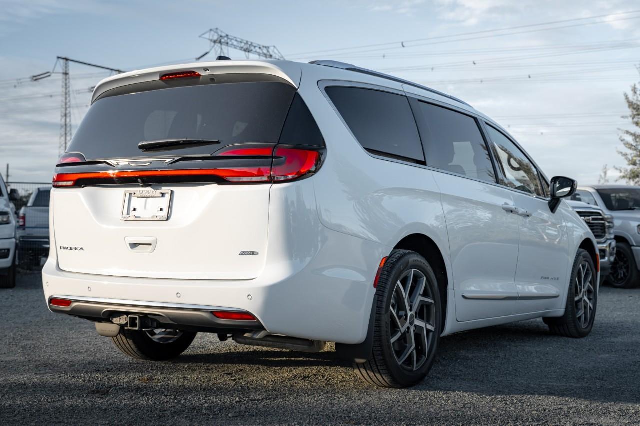 2027 Chrysler Pacifica Pinnacle V588851