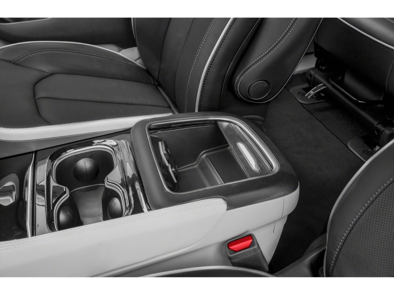 2022 Chrysler Pacifica Hybrid Touring-L LC2475