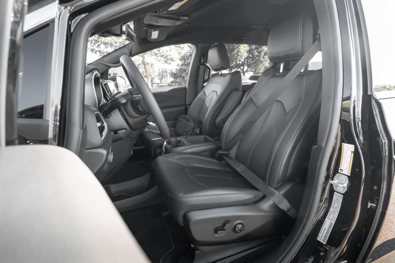 2026 Chrysler Grand Caravan SXT LC3064