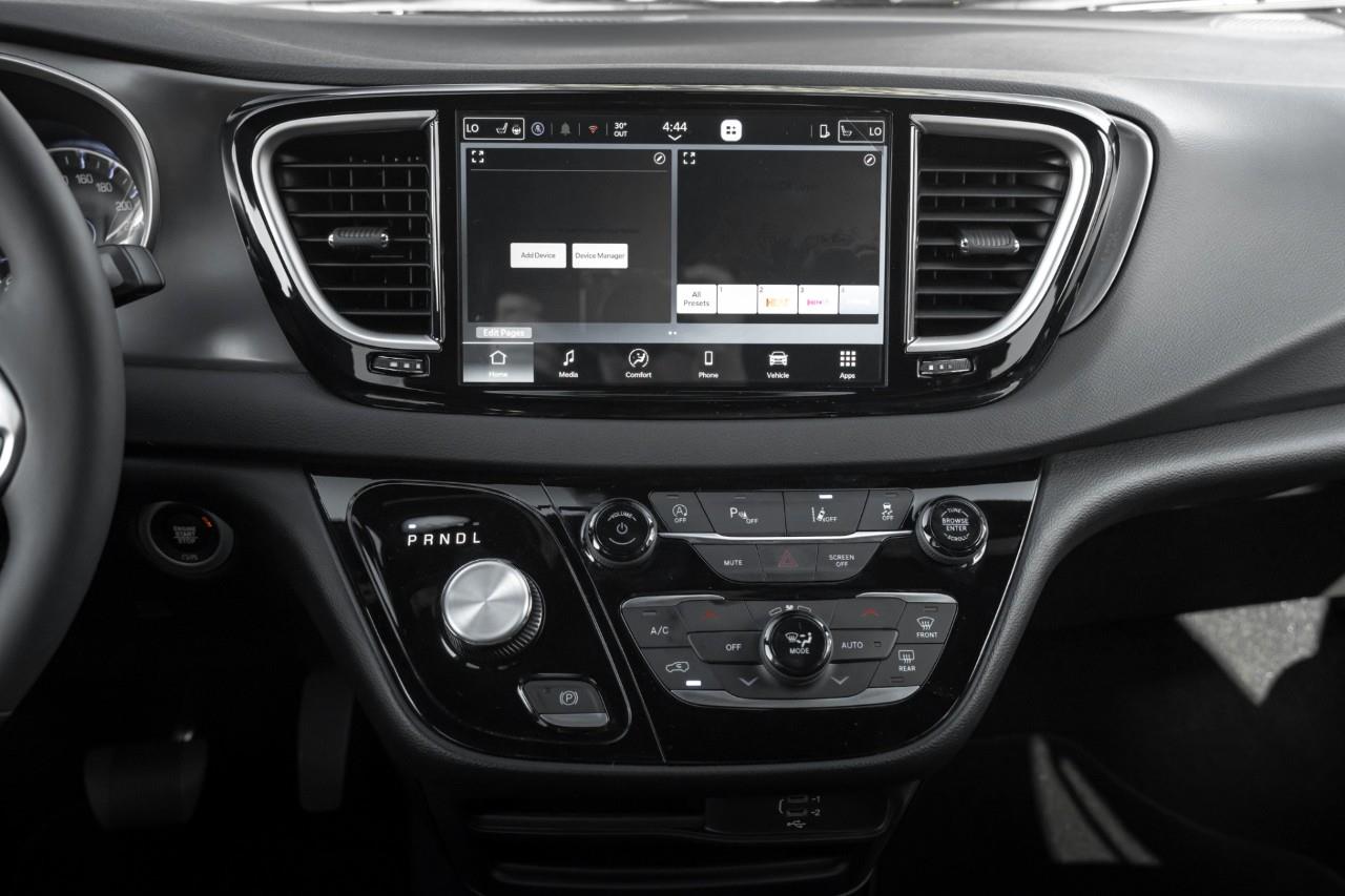 2026 Chrysler Grand Caravan SXT LC3064