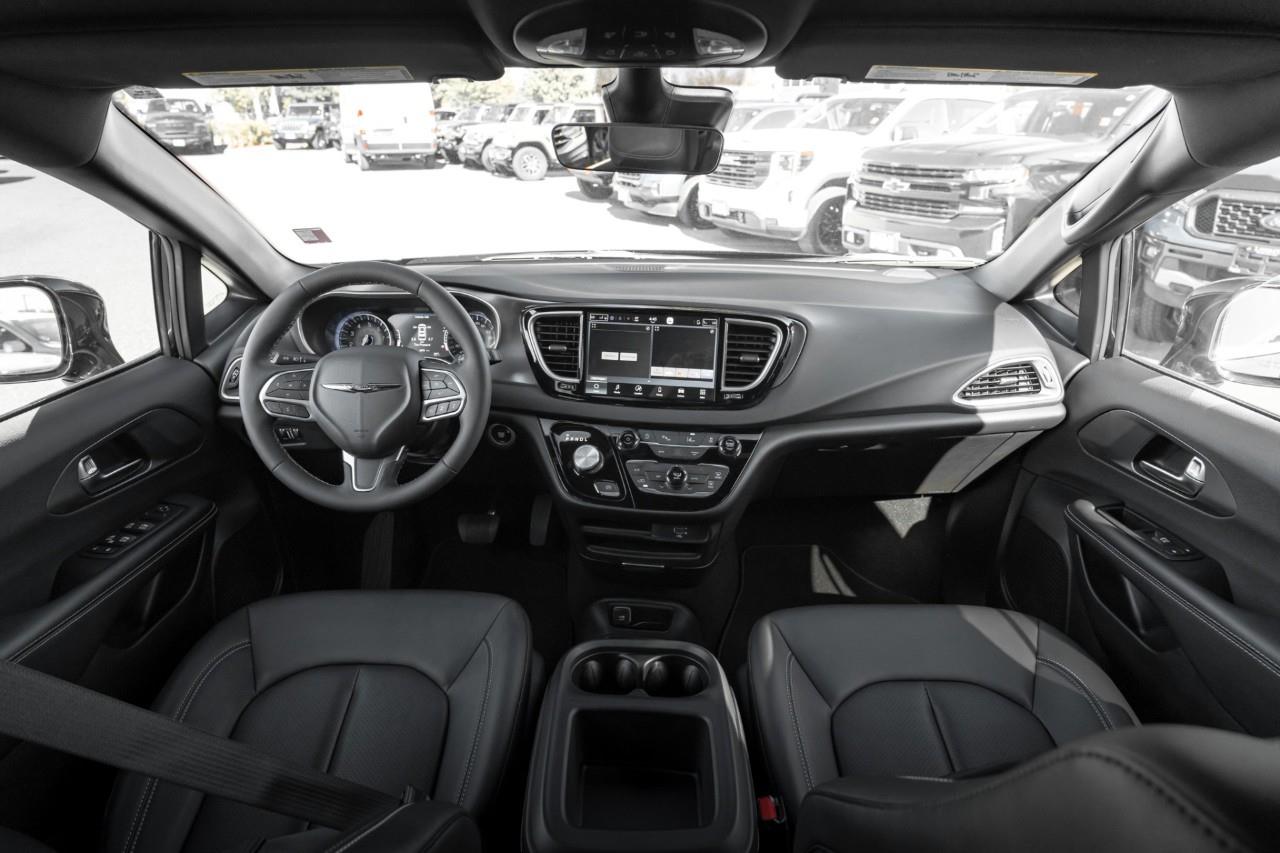 2026 Chrysler Grand Caravan SXT LC3064