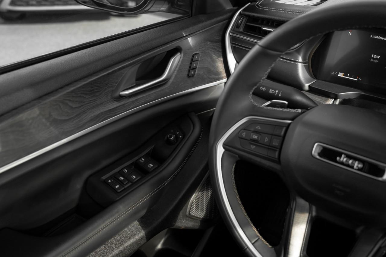 2024 Jeep Grand Cherokee Limited LC3082