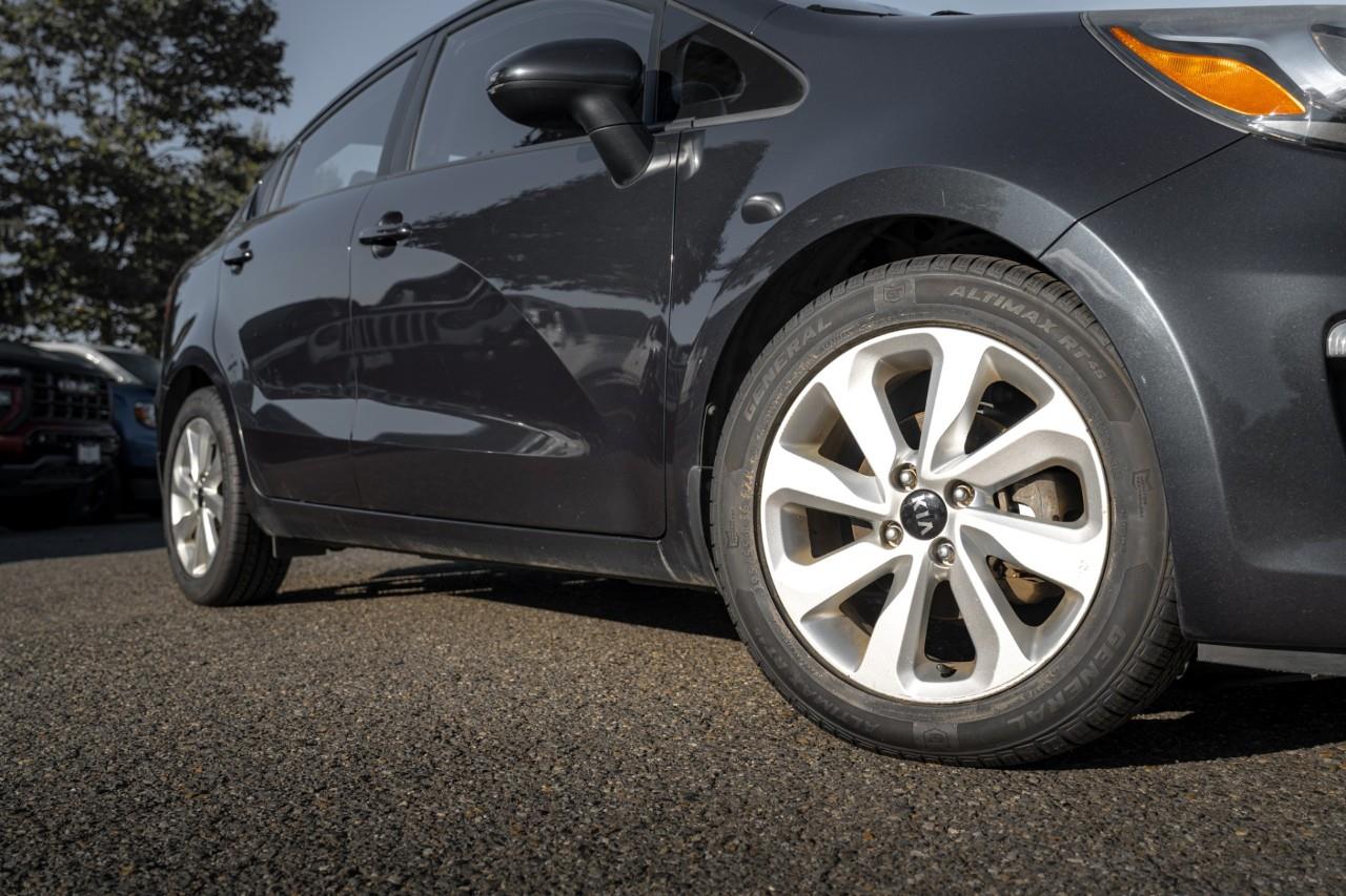 2016 Kia Rio  V555008A