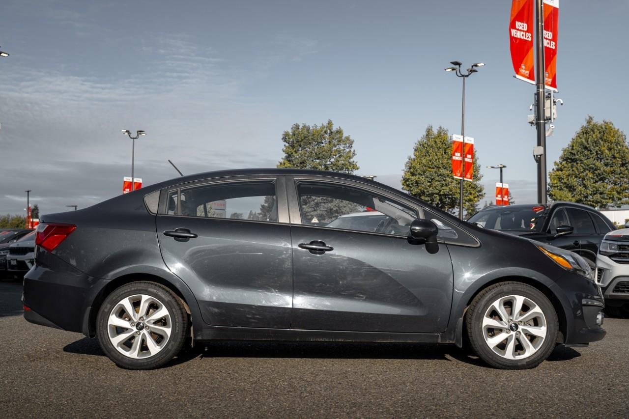 2016 Kia Rio  V555008A