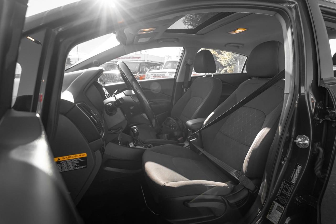 2016 Kia Rio  V555008A