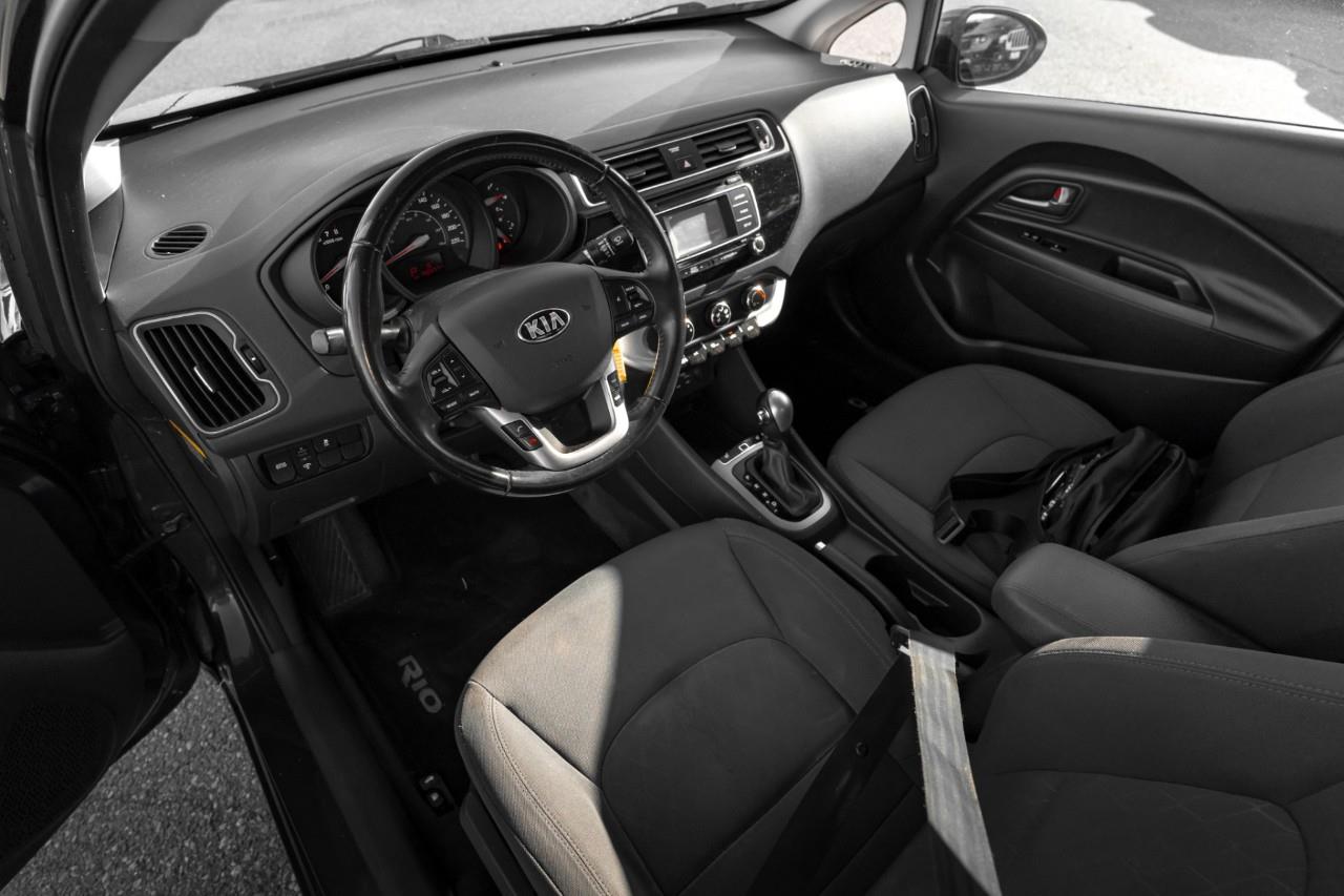 2016 Kia Rio  V555008A