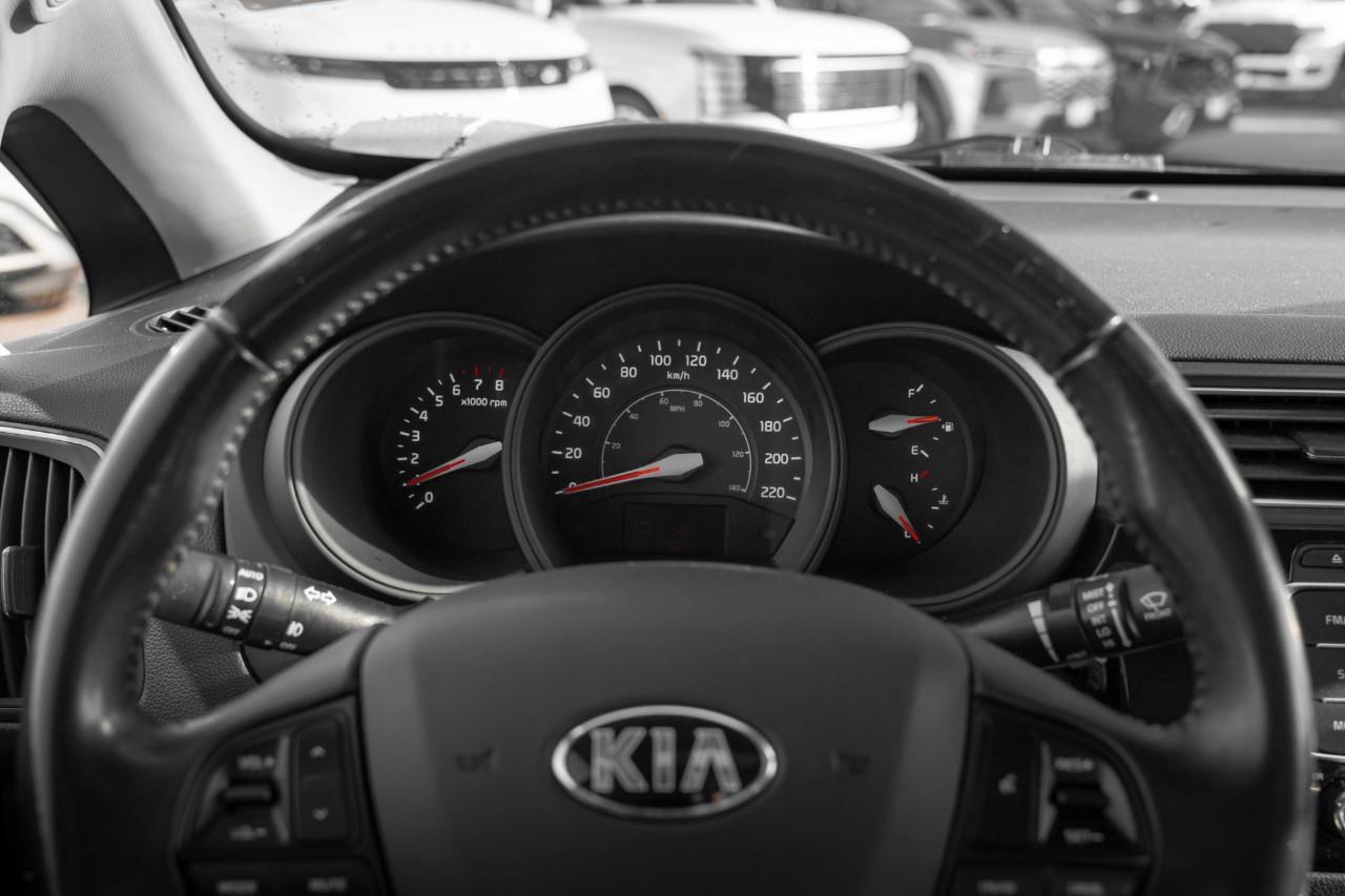 2016 Kia Rio  V555008A