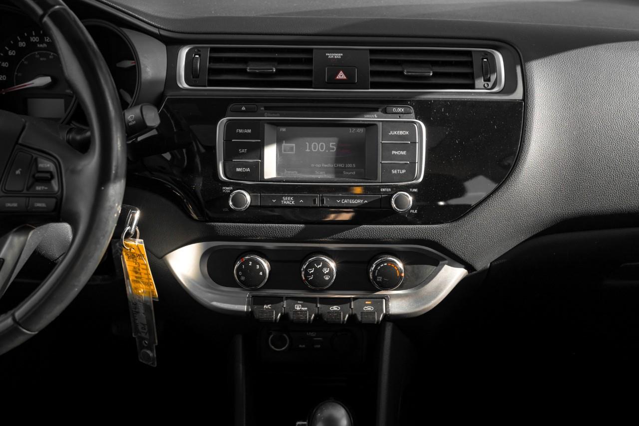 2016 Kia Rio  V555008A