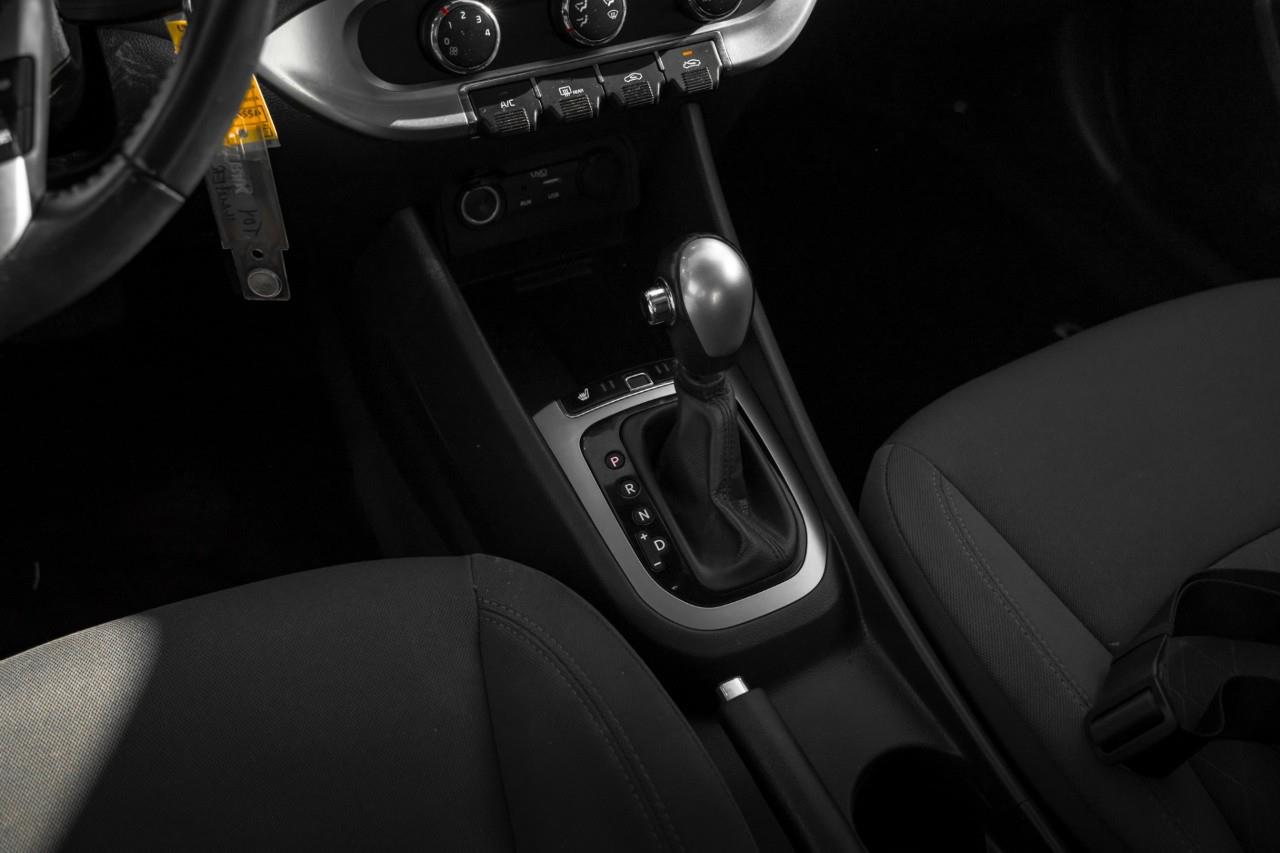 2016 Kia Rio  V555008A
