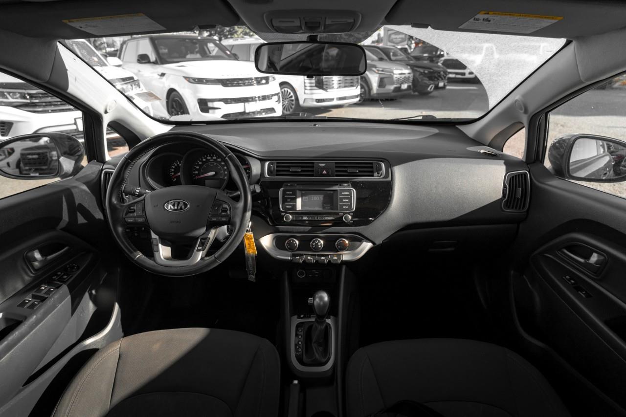 2016 Kia Rio  V555008A